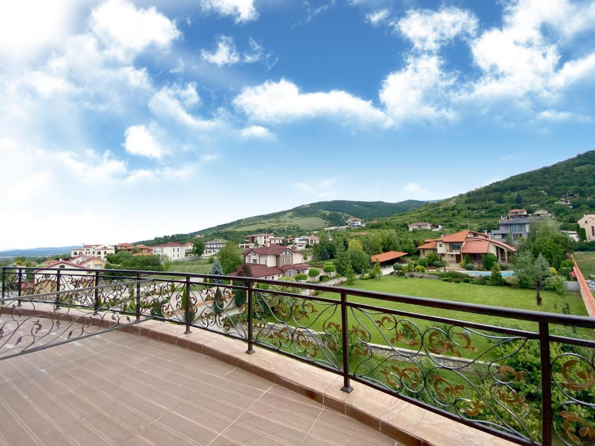 Alchemist Residence Von Goldenburg Belashtitsa Εξωτερικό φωτογραφία
